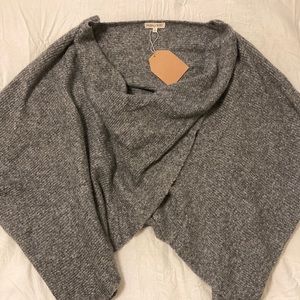 Main Strip Poncho Wrap Grey Sweater